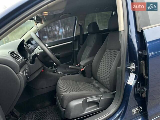 Синій Фольксваген Гольф, об'ємом двигуна 1.6 л та пробігом 368 тис. км за 6900 $, фото 23 на Automoto.ua