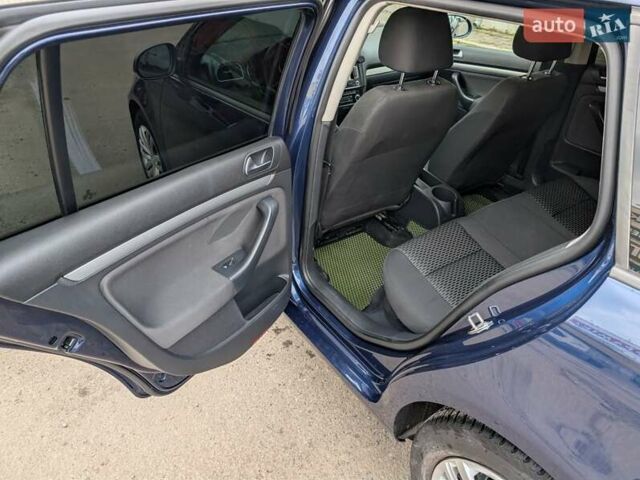 Синій Фольксваген Гольф, об'ємом двигуна 1.6 л та пробігом 294 тис. км за 9100 $, фото 14 на Automoto.ua