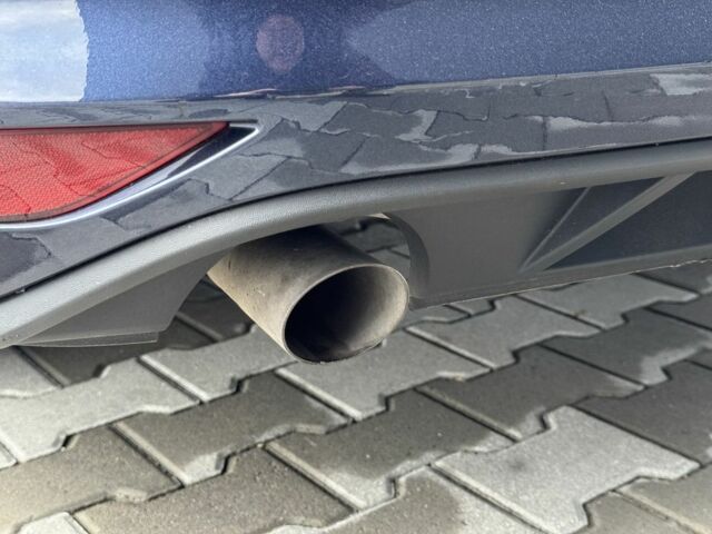 Синий Фольксваген Гольф, объемом двигателя 1.6 л и пробегом 280 тыс. км за 8999 $, фото 5 на Automoto.ua