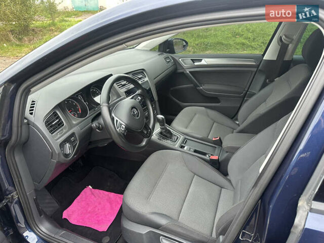 Синий Фольксваген Гольф, объемом двигателя 1.2 л и пробегом 225 тыс. км за 9999 $, фото 13 на Automoto.ua