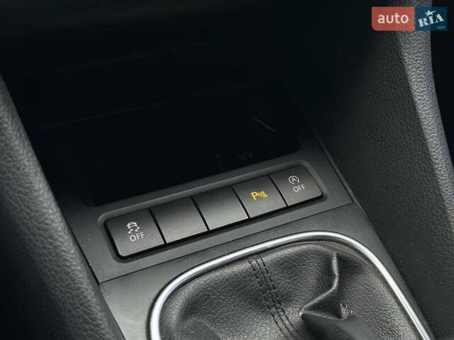 Синій Фольксваген Гольф, об'ємом двигуна 1.6 л та пробігом 368 тис. км за 6900 $, фото 22 на Automoto.ua