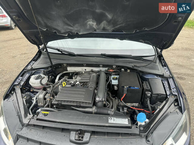 Синий Фольксваген Гольф, объемом двигателя 1.2 л и пробегом 225 тыс. км за 9999 $, фото 16 на Automoto.ua