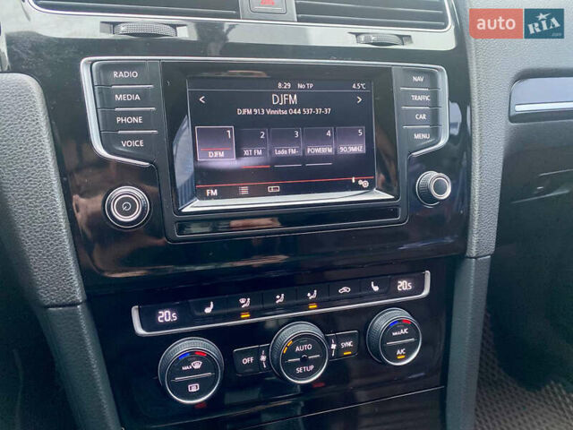 Синий Фольксваген Гольф, объемом двигателя 1.6 л и пробегом 250 тыс. км за 11500 $, фото 10 на Automoto.ua