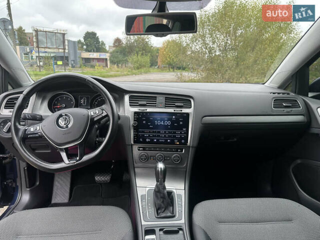 Синий Фольксваген Гольф, объемом двигателя 1.2 л и пробегом 225 тыс. км за 9999 $, фото 12 на Automoto.ua
