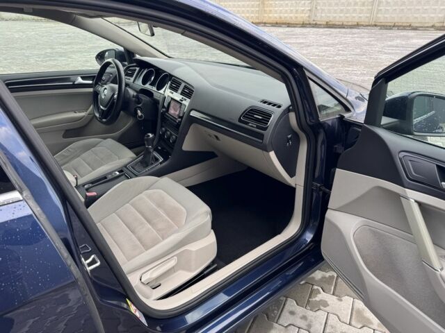 Синий Фольксваген Гольф, объемом двигателя 1.6 л и пробегом 280 тыс. км за 8999 $, фото 19 на Automoto.ua