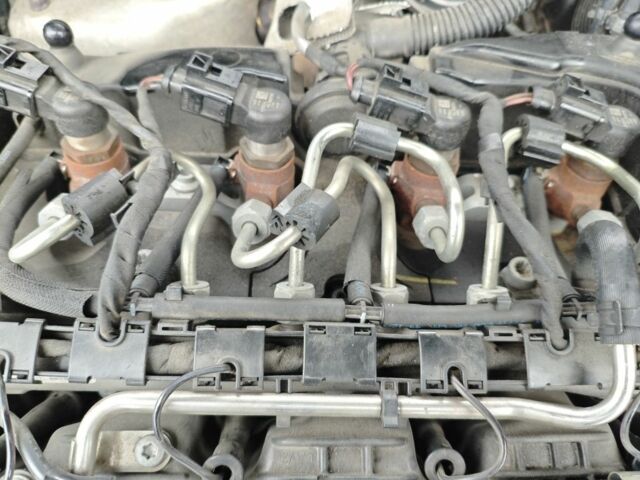 Синий Фольксваген Гольф, объемом двигателя 1.6 л и пробегом 247 тыс. км за 8700 $, фото 5 на Automoto.ua