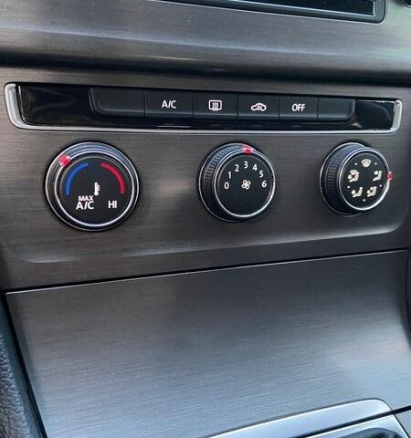 Синій Фольксваген Гольф, об'ємом двигуна 1.6 л та пробігом 239 тис. км за 9999 $, фото 1 на Automoto.ua