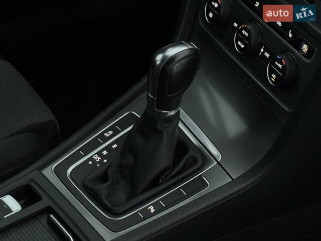 Синій Фольксваген Гольф, об'ємом двигуна 1.6 л та пробігом 283 тис. км за 11300 $, фото 36 на Automoto.ua