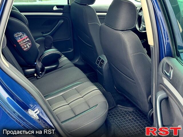 Синій Фольксваген Гольф, об'ємом двигуна 2 л та пробігом 215 тис. км за 9300 $, фото 7 на Automoto.ua