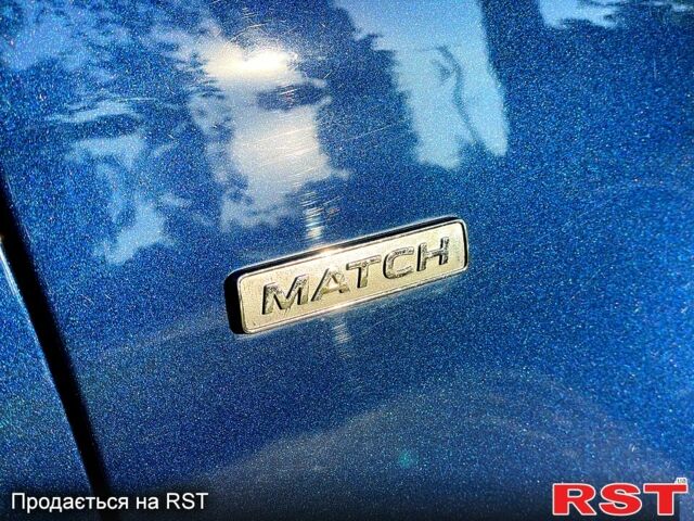 Синий Фольксваген Гольф, объемом двигателя 2 л и пробегом 210 тыс. км за 9400 $, фото 12 на Automoto.ua