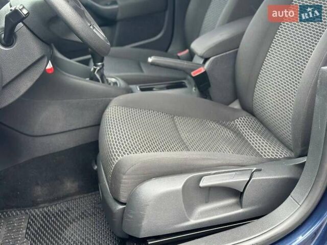 Синій Фольксваген Гольф, об'ємом двигуна 1.6 л та пробігом 368 тис. км за 6900 $, фото 16 на Automoto.ua