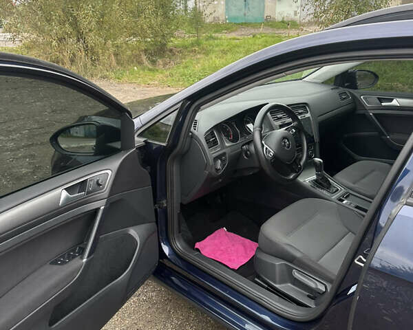 Синий Фольксваген Гольф, объемом двигателя 1.2 л и пробегом 225 тыс. км за 9999 $, фото 10 на Automoto.ua