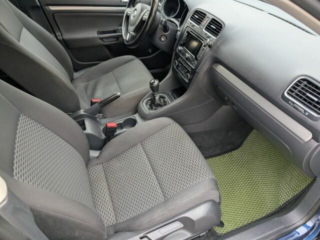 Синій Фольксваген Гольф, об'ємом двигуна 1.6 л та пробігом 294 тис. км за 8900 $, фото 9 на Automoto.ua