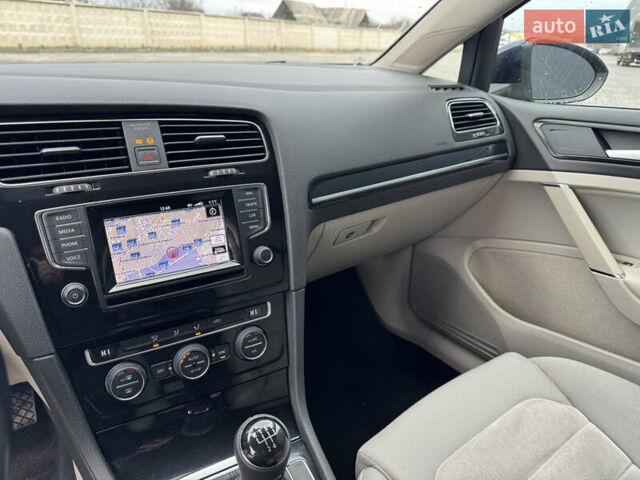 Синий Фольксваген Гольф, объемом двигателя 1.6 л и пробегом 280 тыс. км за 8999 $, фото 26 на Automoto.ua