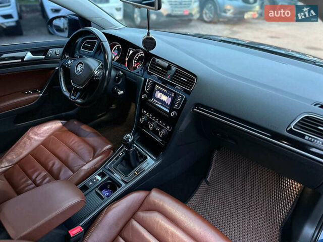Синий Фольксваген Гольф, объемом двигателя 1.6 л и пробегом 251 тыс. км за 11490 $, фото 25 на Automoto.ua
