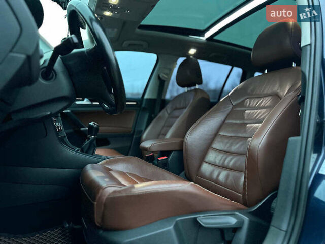 Синий Фольксваген Гольф, объемом двигателя 1.6 л и пробегом 251 тыс. км за 11490 $, фото 28 на Automoto.ua