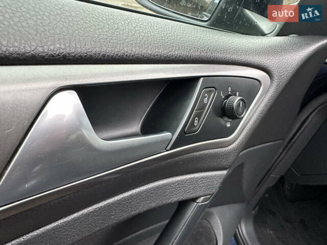 Синій Фольксваген Гольф, об'ємом двигуна 1.6 л та пробігом 295 тис. км за 7800 $, фото 13 на Automoto.ua