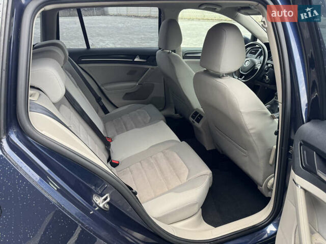 Синий Фольксваген Гольф, объемом двигателя 1.6 л и пробегом 280 тыс. км за 8999 $, фото 35 на Automoto.ua