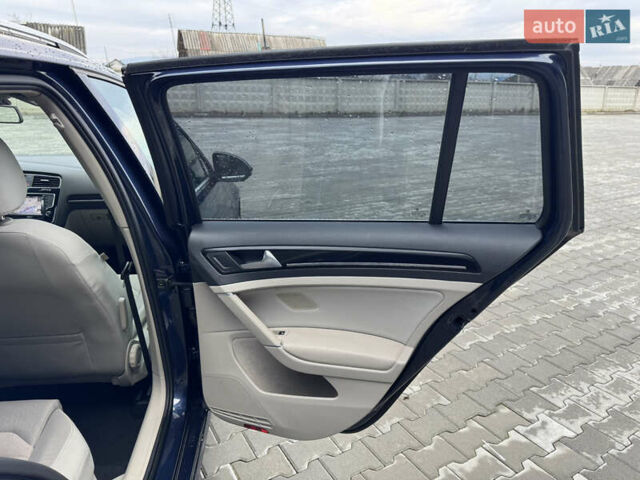 Синий Фольксваген Гольф, объемом двигателя 1.6 л и пробегом 280 тыс. км за 8999 $, фото 34 на Automoto.ua