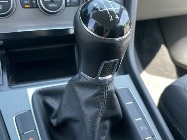 Синий Фольксваген Гольф, объемом двигателя 1.6 л и пробегом 182 тыс. км за 11500 $, фото 17 на Automoto.ua