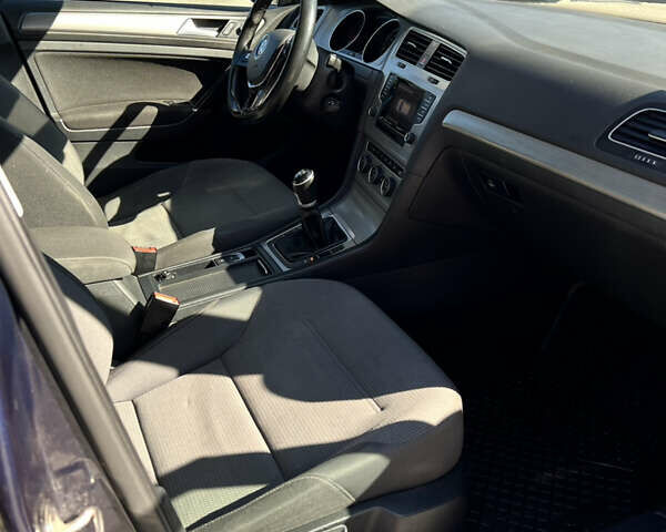 Синій Фольксваген Гольф, об'ємом двигуна 1.6 л та пробігом 264 тис. км за 10500 $, фото 8 на Automoto.ua