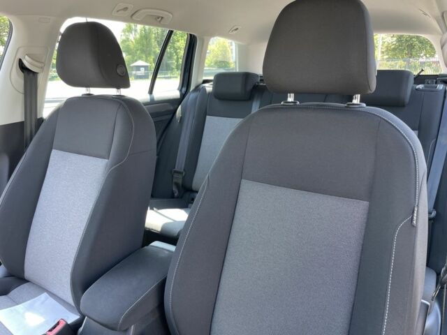 Синий Фольксваген Гольф, объемом двигателя 1.6 л и пробегом 182 тыс. км за 11500 $, фото 19 на Automoto.ua