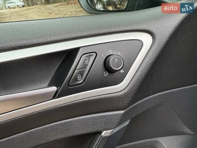 Синій Фольксваген Гольф, об'ємом двигуна 1.6 л та пробігом 292 тис. км за 10200 $, фото 31 на Automoto.ua