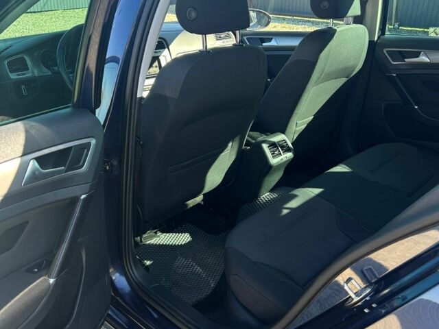 Фольксваген Гольф 2014 в Сторожинце на Automoto.ua Синий Фольксваген Гольф, объемом двигателя 1.6 л и пробегом 182 тыс. км за 11000 $, фото 6 на Automoto.ua