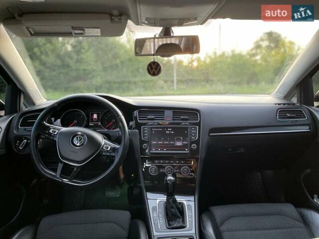 Фольксваген Гольф 2014 в Хмельницком на Automoto.ua Синий Фольксваген Гольф, объемом двигателя 1.6 л и пробегом 264 тыс. км за 11800 $, фото 3 на Automoto.ua