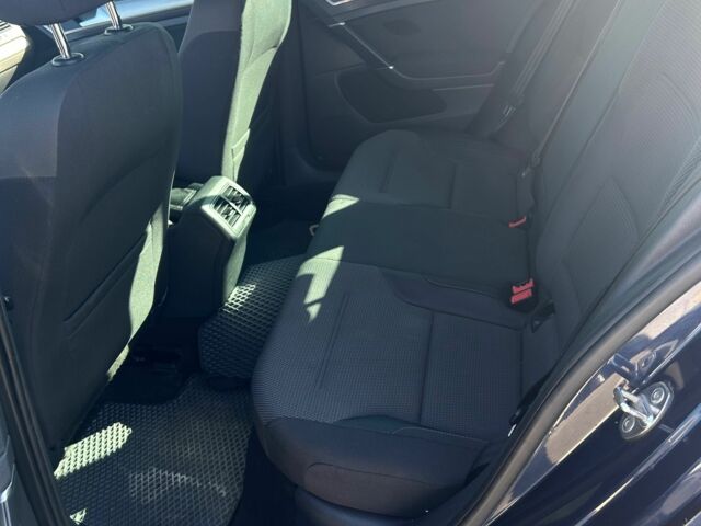 Фольксваген Гольф 2014 в Сторожинце на Automoto.ua Синий Фольксваген Гольф, объемом двигателя 1.6 л и пробегом 182 тыс. км за 11000 $, фото 7 на Automoto.ua