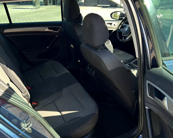 Синій Фольксваген Гольф, об'ємом двигуна 1.6 л та пробігом 264 тис. км за 10500 $, фото 6 на Automoto.ua