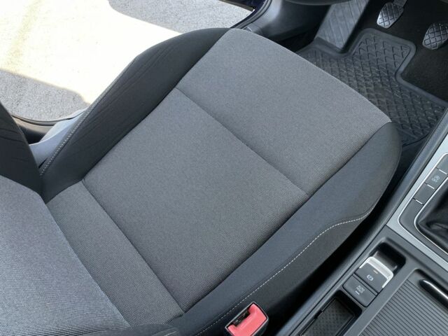 Синий Фольксваген Гольф, объемом двигателя 1.6 л и пробегом 182 тыс. км за 11500 $, фото 20 на Automoto.ua