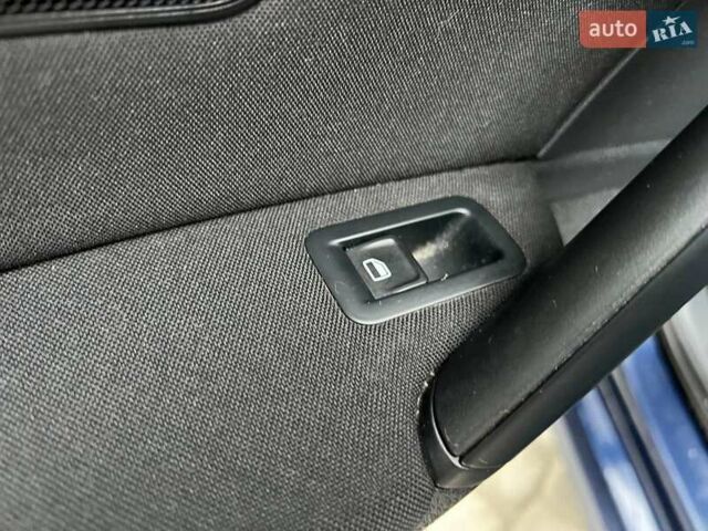 Синій Фольксваген Гольф, об'ємом двигуна 1.6 л та пробігом 252 тис. км за 9990 $, фото 32 на Automoto.ua