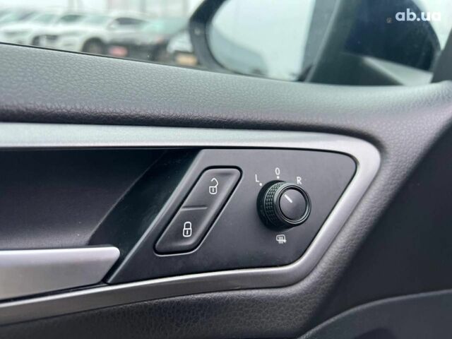 Синий Фольксваген Гольф, объемом двигателя 1.6 л и пробегом 252 тыс. км за 9990 $, фото 16 на Automoto.ua