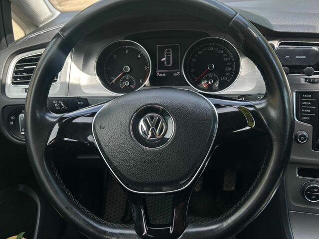 Фольксваген Гольф 2014 в Сторожинце на Automoto.ua Синий Фольксваген Гольф, объемом двигателя 1.6 л и пробегом 182 тыс. км за 11000 $, фото 1 на Automoto.ua