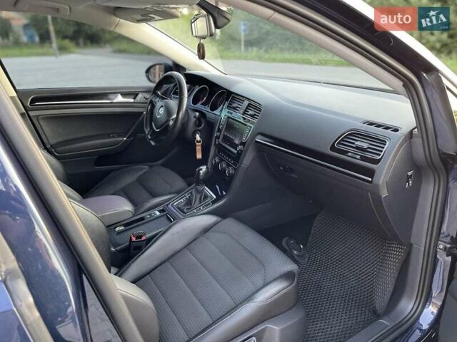 Фольксваген Гольф 2014 в Хмельницком на Automoto.ua Синий Фольксваген Гольф, объемом двигателя 1.6 л и пробегом 264 тыс. км за 11800 $, фото 15 на Automoto.ua