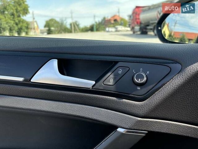 Синий Фольксваген Гольф, объемом двигателя 1.97 л и пробегом 289 тыс. км за 12500 $, фото 19 на Automoto.ua