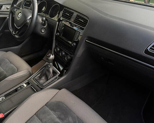 Синій Фольксваген Гольф, об'ємом двигуна 1.97 л та пробігом 241 тис. км за 11700 $, фото 4 на Automoto.ua