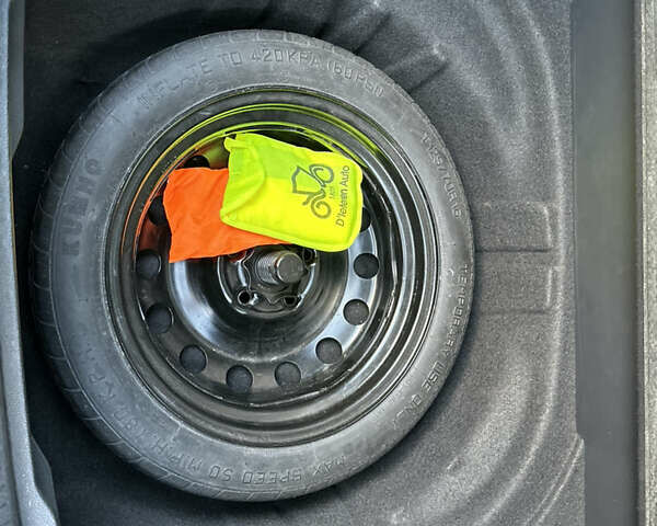 Синий Фольксваген Гольф, объемом двигателя 1.6 л и пробегом 320 тыс. км за 9500 $, фото 15 на Automoto.ua