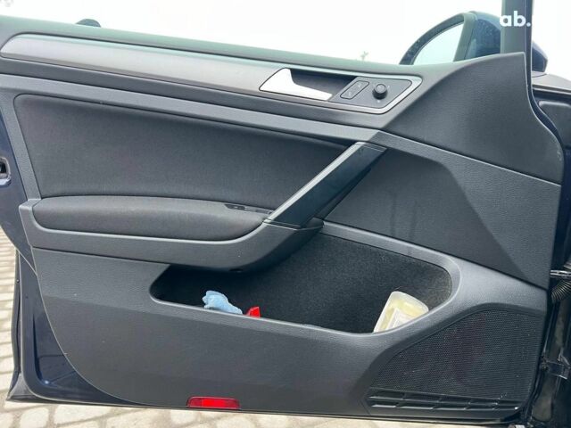 Синий Фольксваген Гольф, объемом двигателя 1.6 л и пробегом 252 тыс. км за 9990 $, фото 14 на Automoto.ua