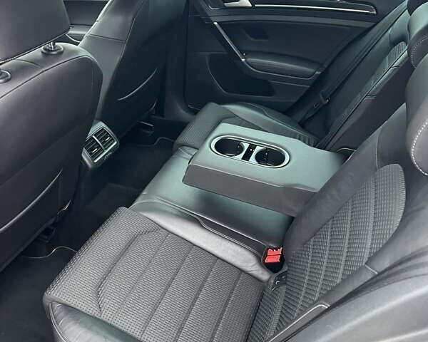 Синий Фольксваген Гольф, объемом двигателя 1.97 л и пробегом 244 тыс. км за 13000 $, фото 11 на Automoto.ua