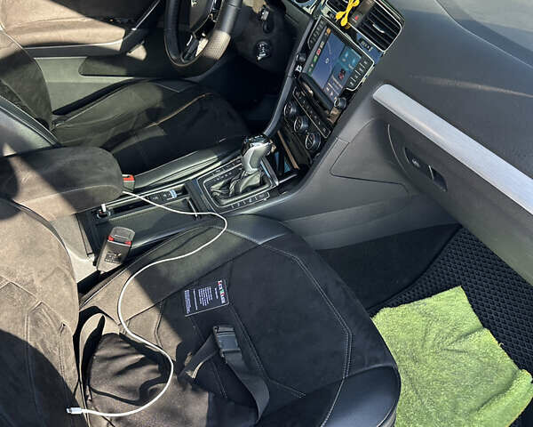 Синій Фольксваген Гольф, об'ємом двигуна 1.97 л та пробігом 238 тис. км за 12500 $, фото 5 на Automoto.ua