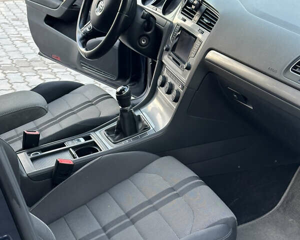 Синий Фольксваген Гольф, объемом двигателя 1.6 л и пробегом 320 тыс. км за 9500 $, фото 9 на Automoto.ua