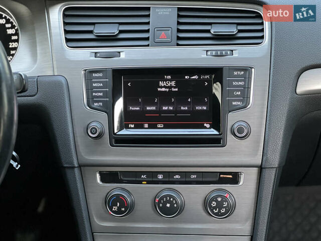 Синий Фольксваген Гольф, объемом двигателя 1.6 л и пробегом 216 тыс. км за 11999 $, фото 54 на Automoto.ua