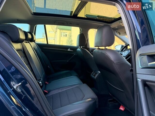 Синий Фольксваген Гольф, объемом двигателя 1.4 л и пробегом 140 тыс. км за 10500 $, фото 26 на Automoto.ua