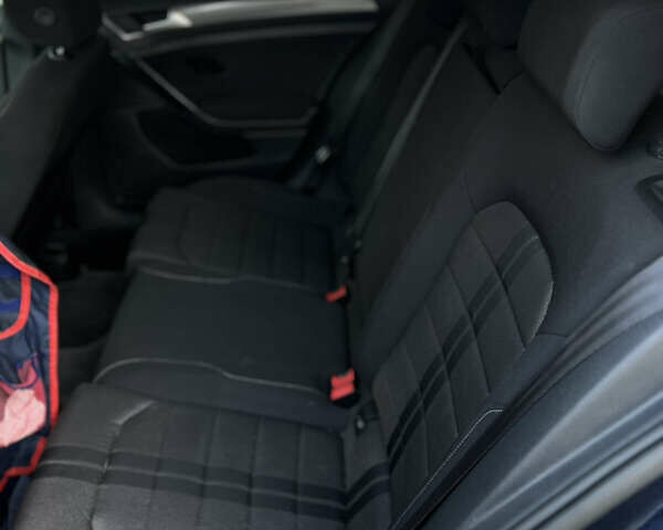 Синий Фольксваген Гольф, объемом двигателя 1.6 л и пробегом 320 тыс. км за 9500 $, фото 12 на Automoto.ua