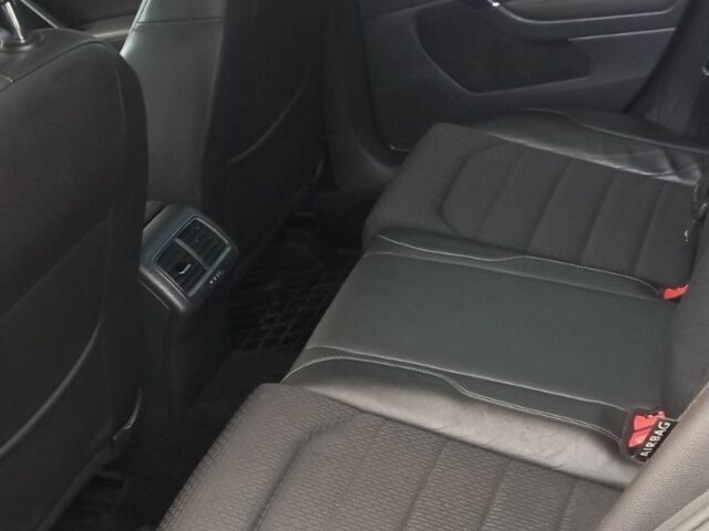 Синий Фольксваген Гольф, объемом двигателя 1.6 л и пробегом 260 тыс. км за 10200 $, фото 4 на Automoto.ua