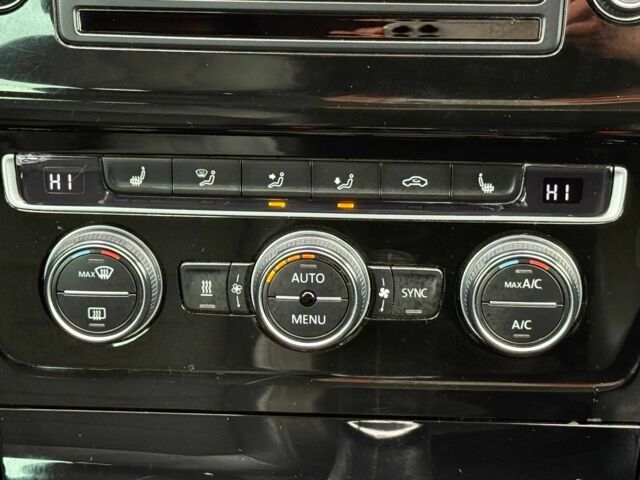 Синий Фольксваген Гольф, объемом двигателя 2 л и пробегом 205 тыс. км за 11200 $, фото 21 на Automoto.ua