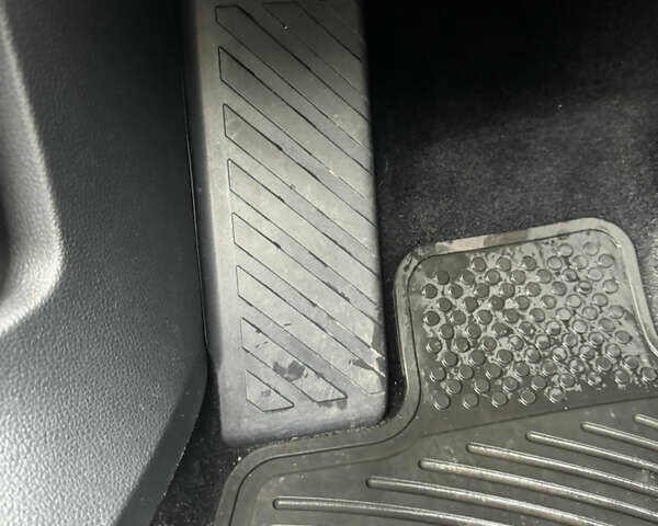 Синий Фольксваген Гольф, объемом двигателя 1.97 л и пробегом 145 тыс. км за 15000 $, фото 18 на Automoto.ua