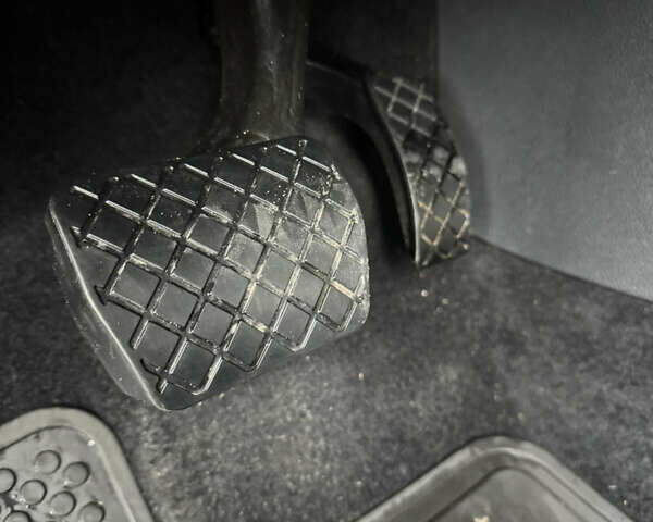 Синий Фольксваген Гольф, объемом двигателя 1.97 л и пробегом 145 тыс. км за 15000 $, фото 19 на Automoto.ua